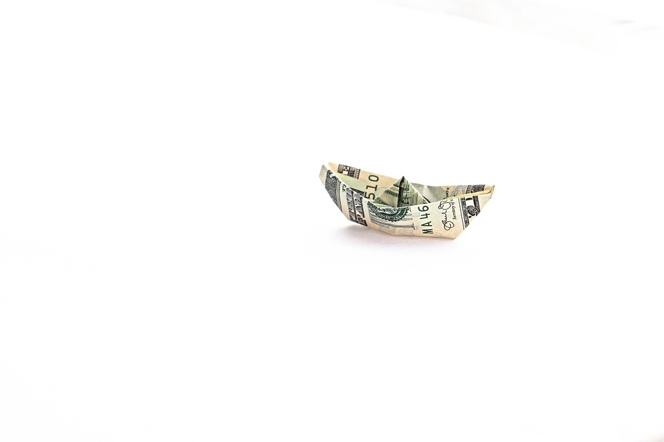 Papierschiffchen aus Geld